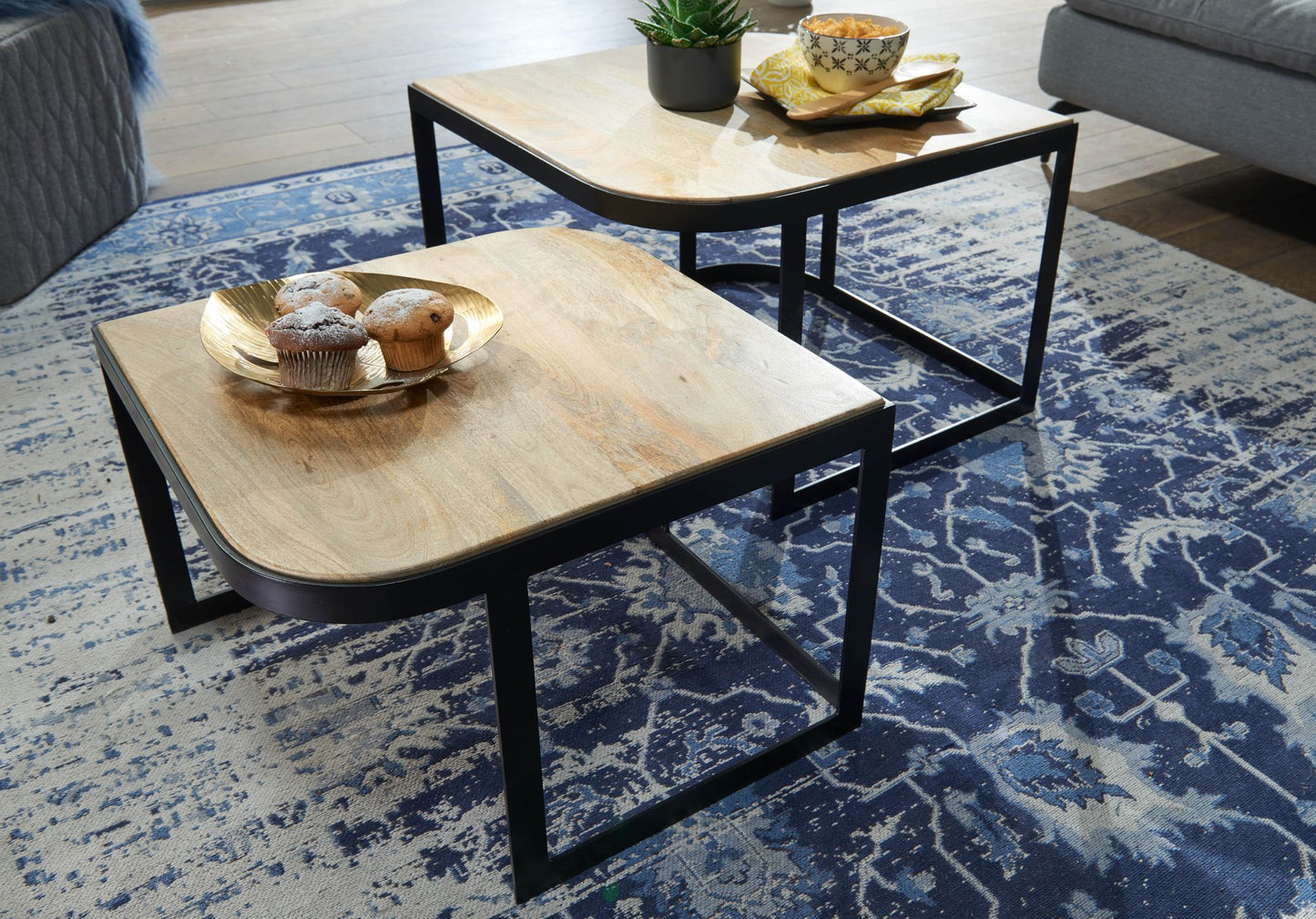 Couchtisch 2er Set Mango Massivholz Metall Wohnzimmertisch Hell Industrial Satztisch Beistelltisch Metallbeine Schwarz Tischset 2 teilig Satztisch Holz