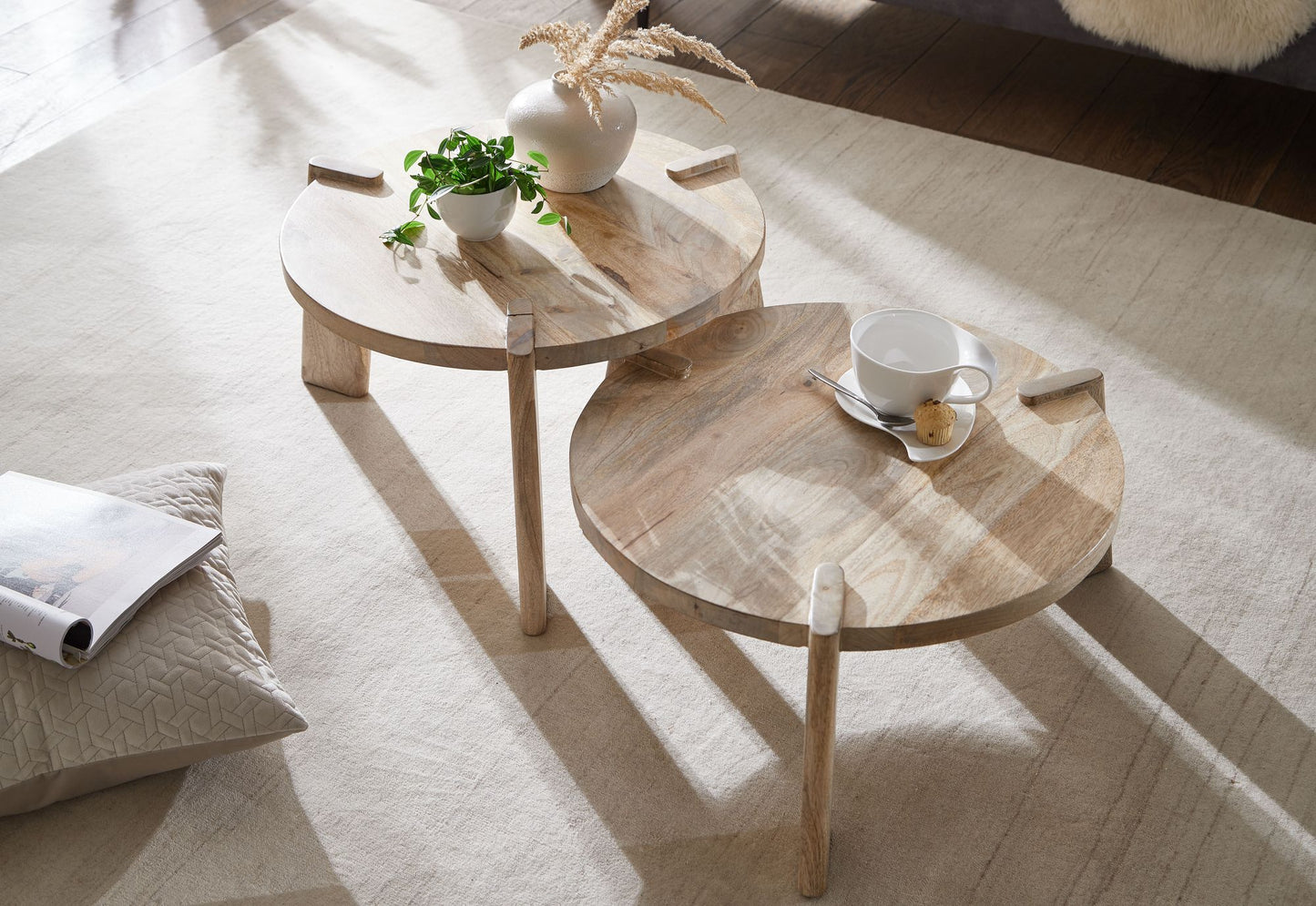 Design Couchtisch 2er Set Mango Massivholz Wohnzimmertisch Hell Satztisch Holztisch Rund Beistelltisch Tischset 2 teilig Kaffeetisch Holz