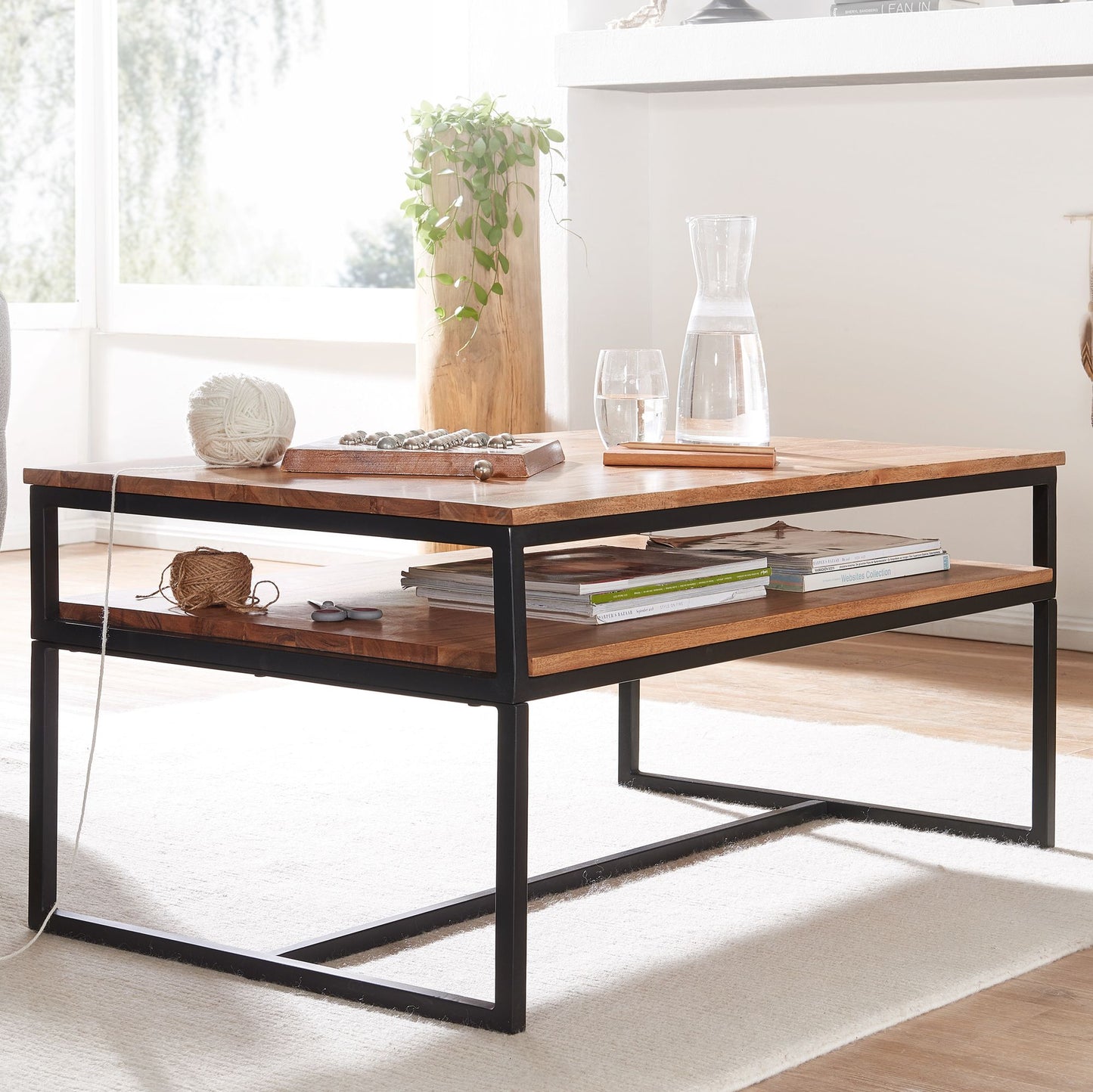 Couchtisch 100 mal 60 mal 45 cm Massivholz Metall Sofatisch Wohnzimmertisch Akazie Stubentisch Industrial mit Stauraum Holztisch Kaffeetisch Massiv