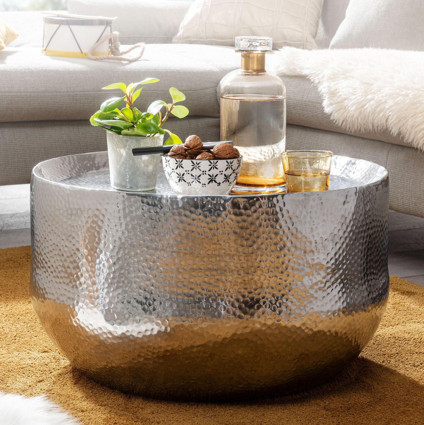 Couchtisch Aluminium Silber 60 mal 60 mal 35 cm Wohnzimmertisch Hammerschlag Designer Sofatisch Rund Alu Orientalisch Runder Kaffeetisch Metall Klein