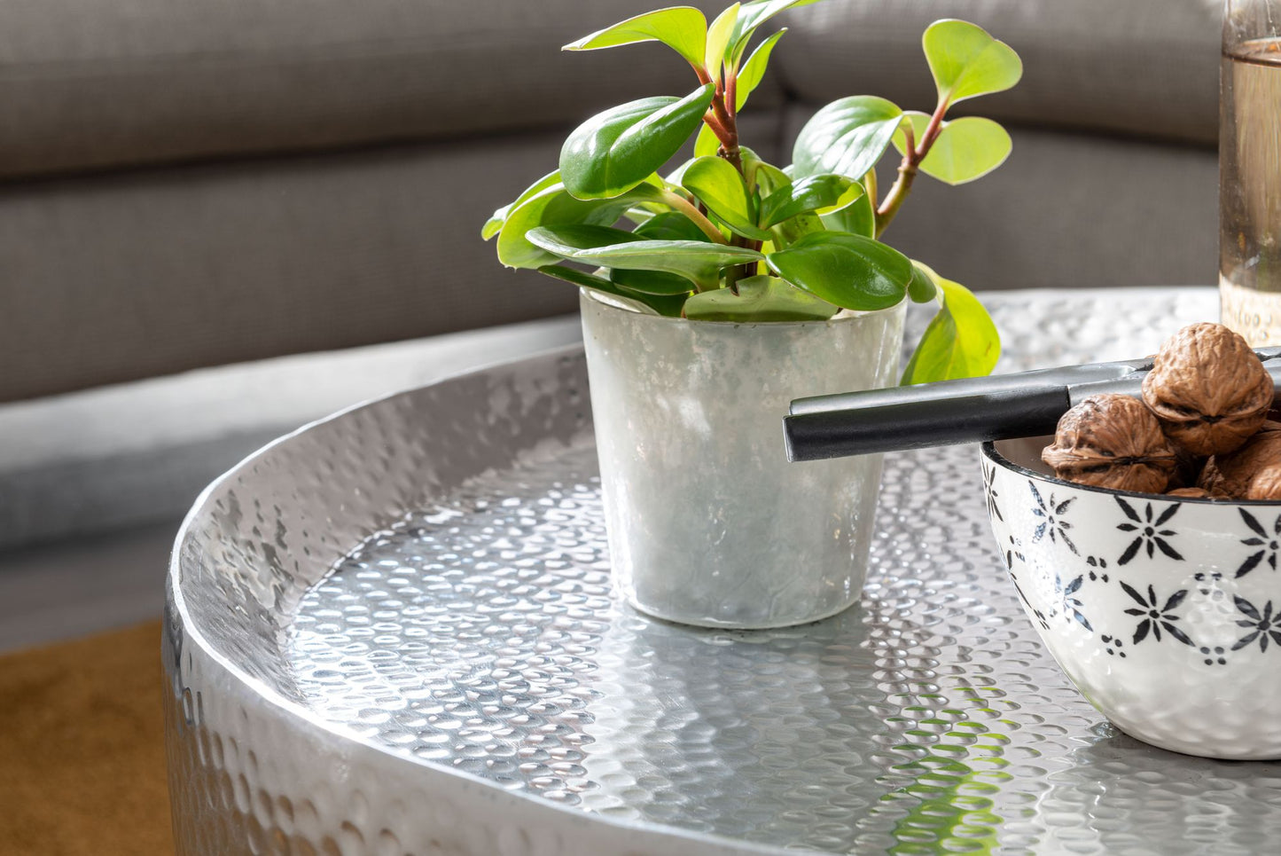 Couchtisch Aluminium Silber 60 mal 60 mal 35 cm Wohnzimmertisch Hammerschlag Designer Sofatisch Rund Alu Orientalisch Runder Kaffeetisch Metall Klein