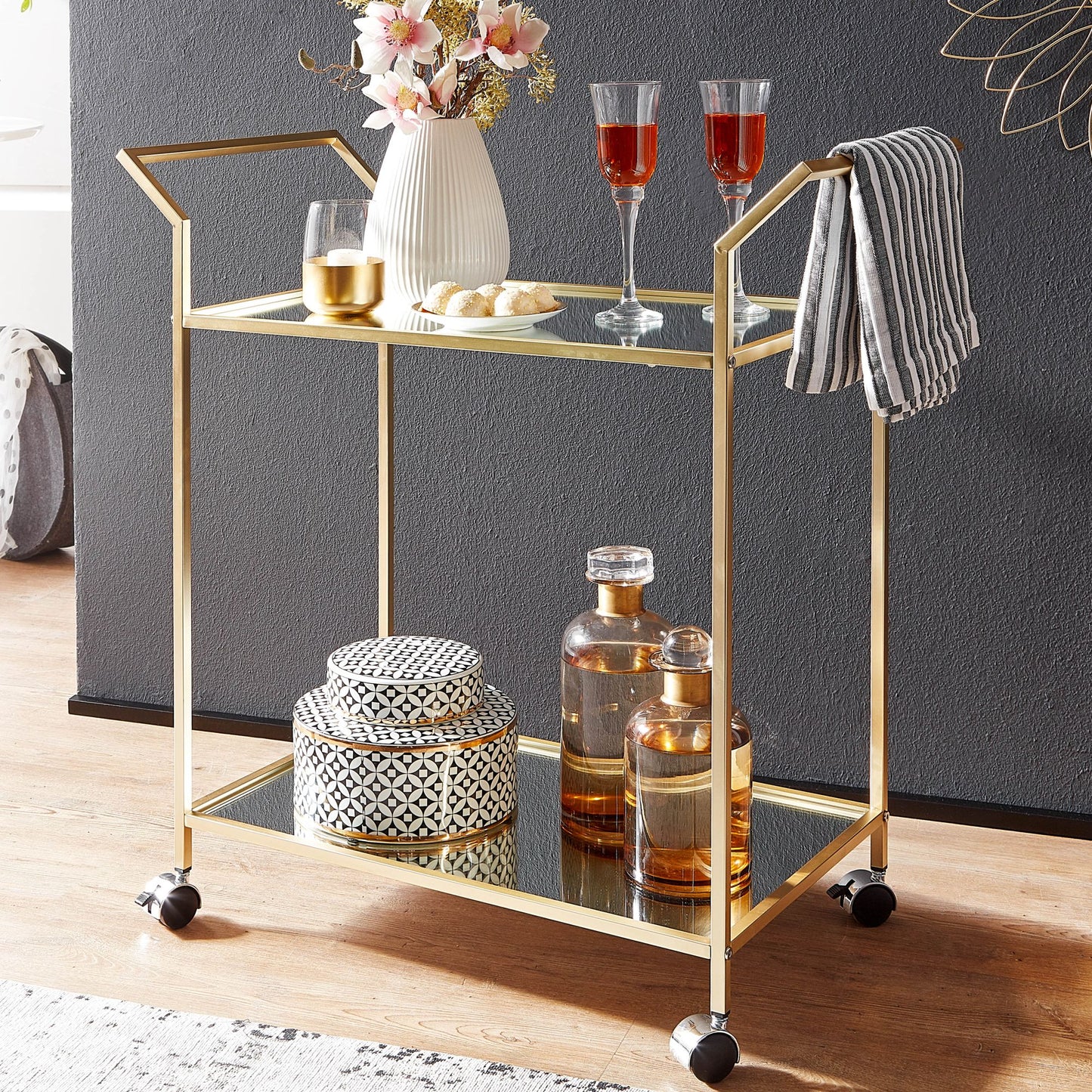 Design Servierwagen Gold 73 mal 78 mal 37 cm Kuechenwagen Glas Metall Mobiler Beistelltisch Speisewagen mit Glasplatte Teewagen Mini Bar auf 4 Rollen