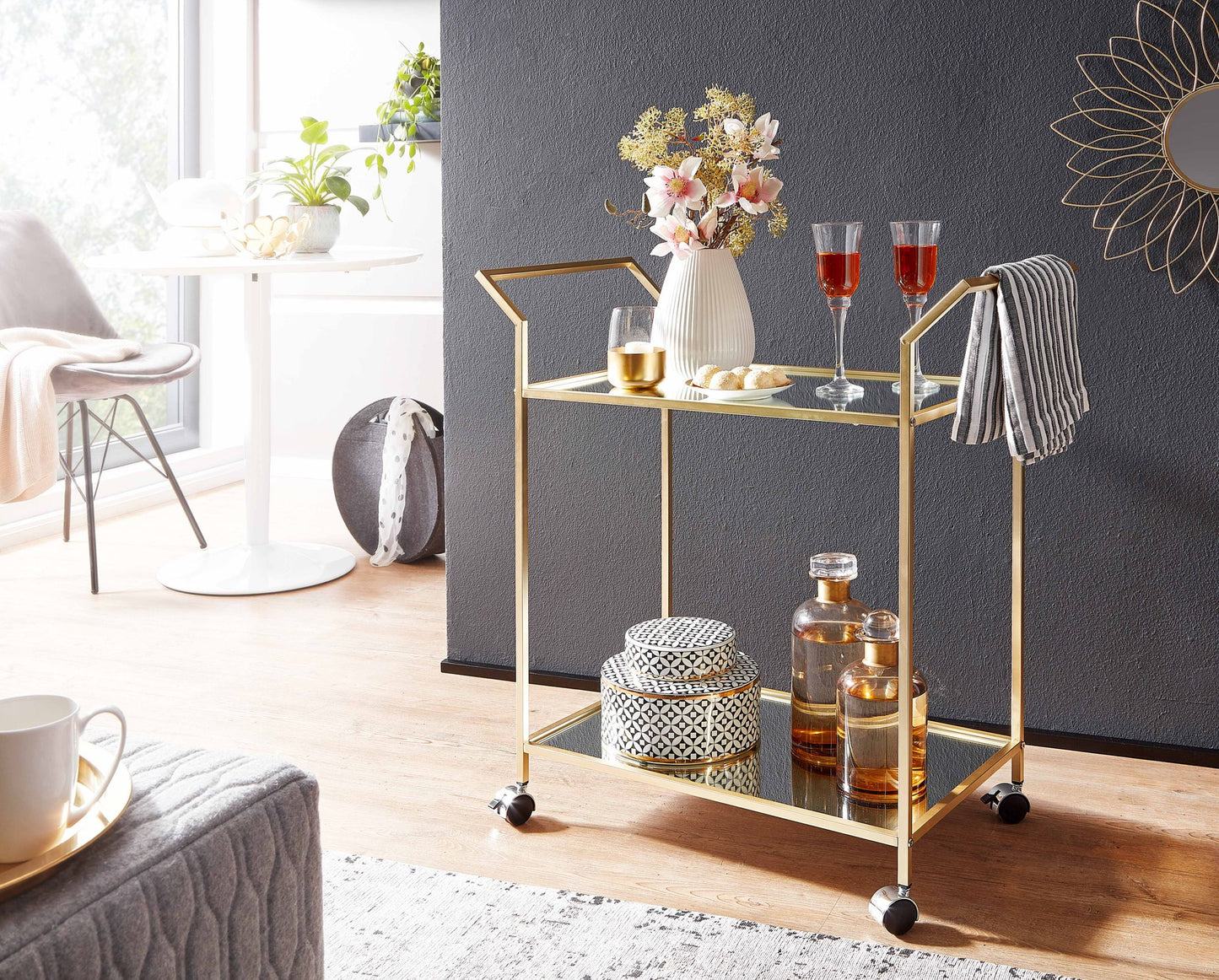 Design Servierwagen Gold 73 mal 78 mal 37 cm Kuechenwagen Glas Metall Mobiler Beistelltisch Speisewagen mit Glasplatte Teewagen Mini Bar auf 4 Rollen