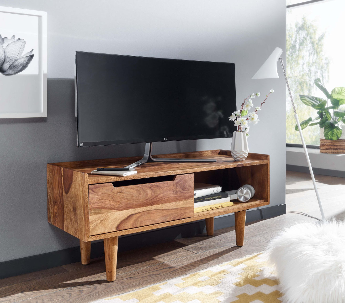 Lowboard Sheesham Massivholz 95 mal 44 mal 34 cm TV Kommode mit Schiebetuer Design TV Schrank Hoch Fernsehtisch Fernsehschrank Modern Fernsehkommode Wohnzimmer