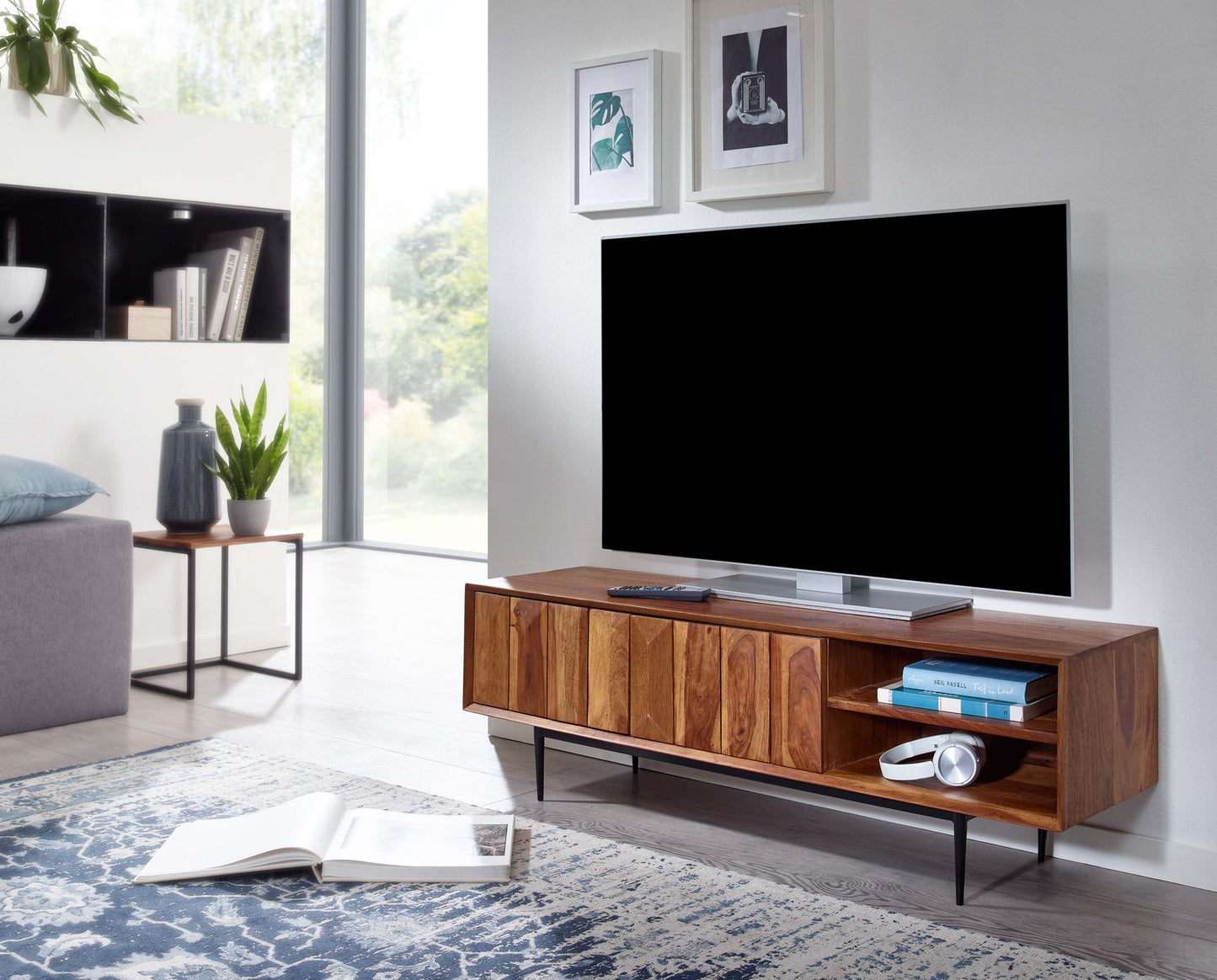 Lowboard Sheesham Massivholz 123 mal 42 mal 35 cm TV Kommode mit zwei Tueren Design TV Schrank Hoch Fernsehtisch Fernsehschrank Modern Fernsehkommode Wohnzimmer