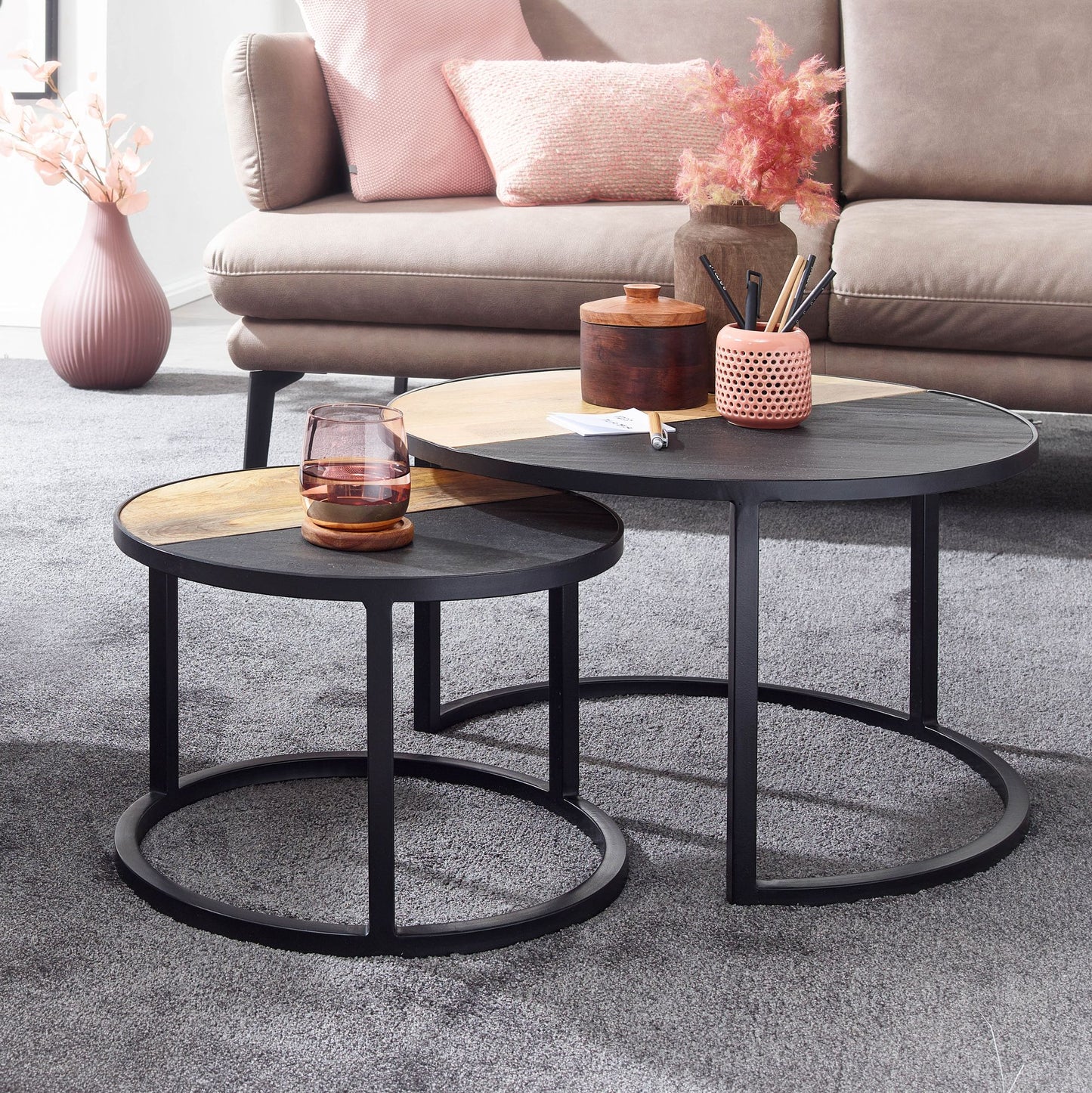 Couchtisch 2er Set Mango Massivholz Stein Optik Sofatisch Rund Modern Design Beistelltisch 2 teilig Runde Wohnzimmertische Holztisch Satztische Metall