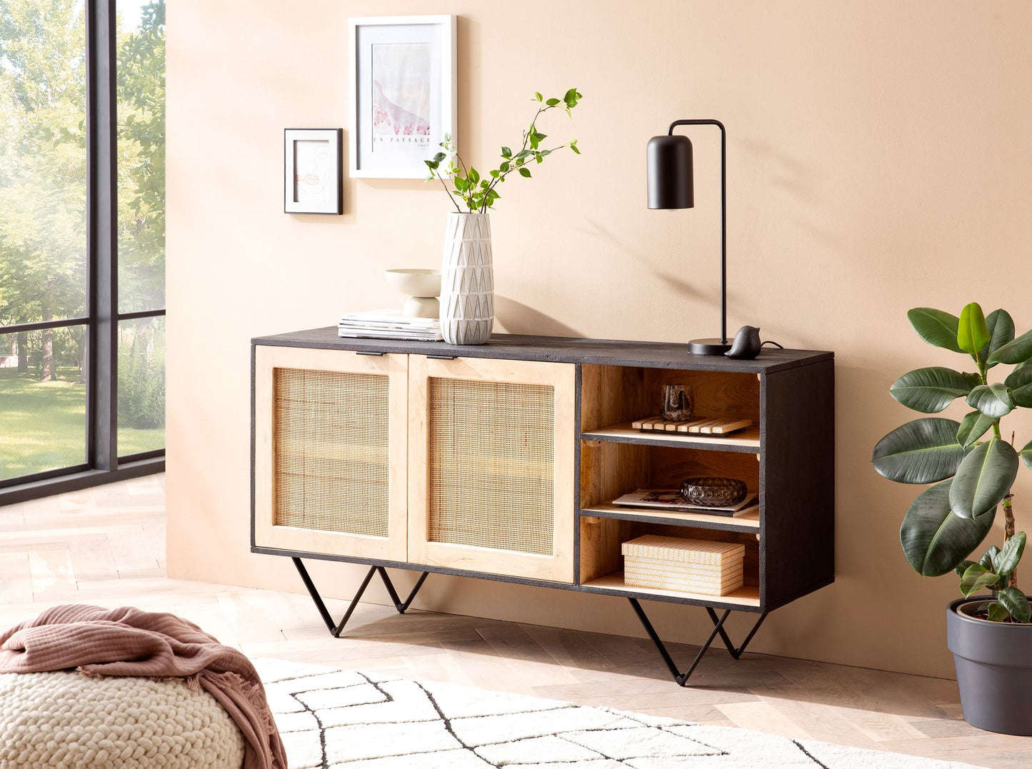 Sideboard 145 mal 75 mal 40 cm Mango Massivholz Rattan Kommode mit 2 Tueren Hoher Kommodenschrank Schwarz Braun Standschrank Wohnzimmer mit Regal Anrichte Rohrgeflecht