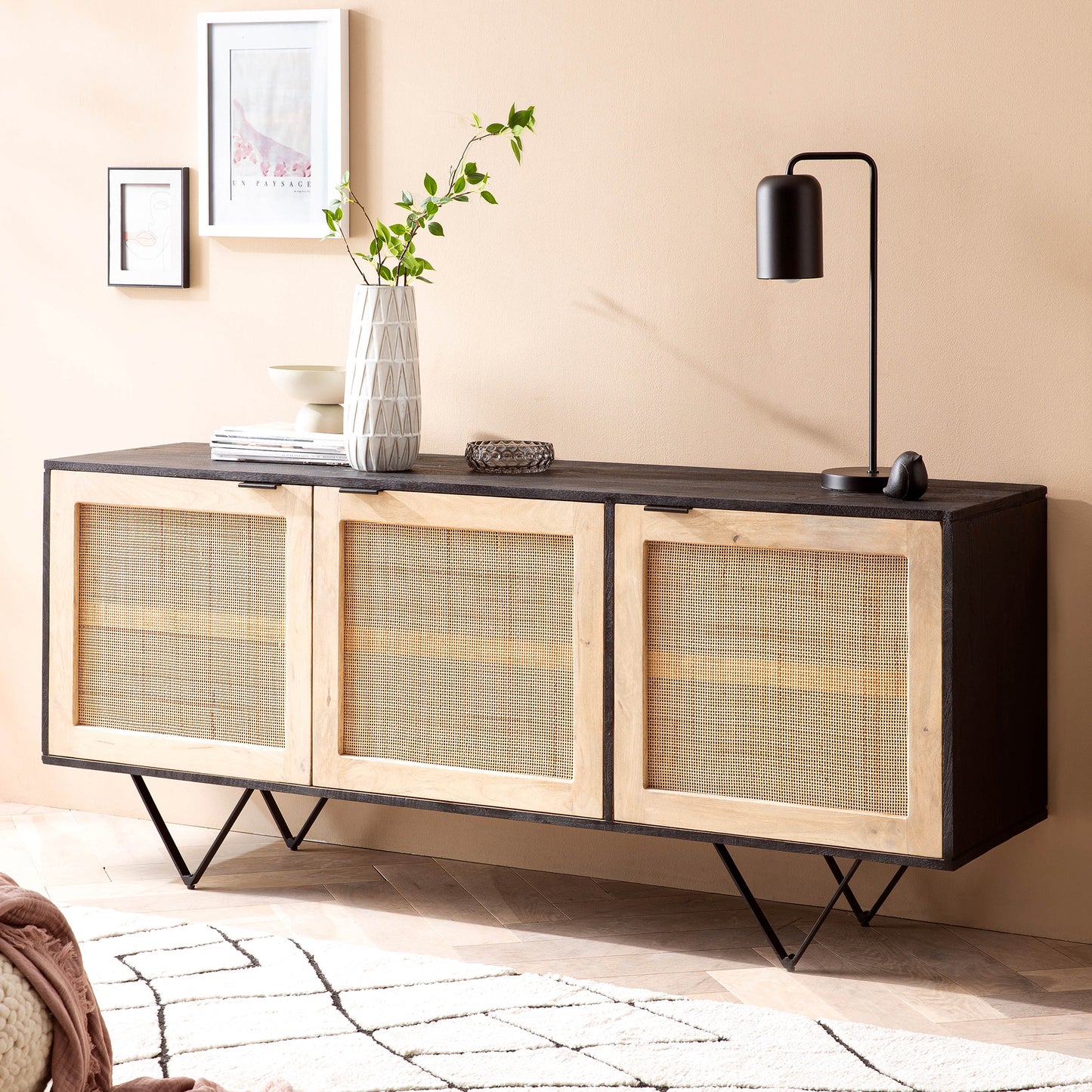 Sideboard 175 mal 75 mal 45 cm Mango Massivholz Rattan Kommode mit 3 Tueren Hoher Kommodenschrank Schwarz Braun Standschrank Wohnzimmer Anrichte Rohrgeflecht