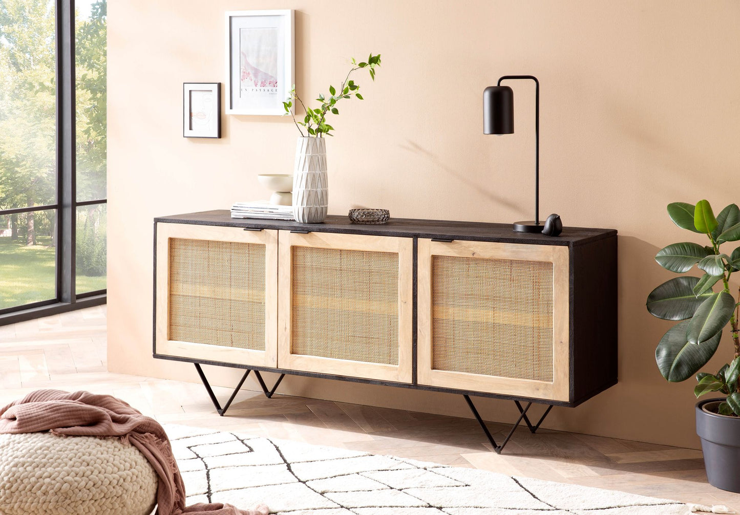 Sideboard 175 mal 75 mal 45 cm Mango Massivholz Rattan Kommode mit 3 Tueren Hoher Kommodenschrank Schwarz Braun Standschrank Wohnzimmer Anrichte Rohrgeflecht