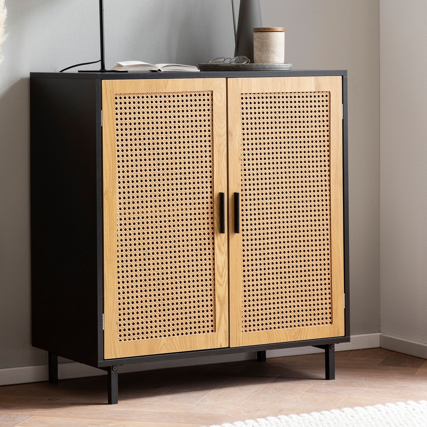 Sideboard 80 mal 86 5 mal 40 cm Kommode Schwarz mit Wiener Geflecht Hoher Kommodenschrank Zeitlos Standschrank Wohnzimmer mit 2 Tueren Anrichte Rattan